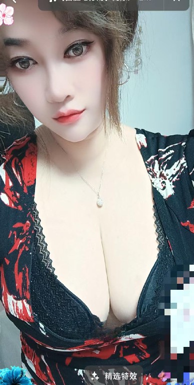 性感美波大奶少妇