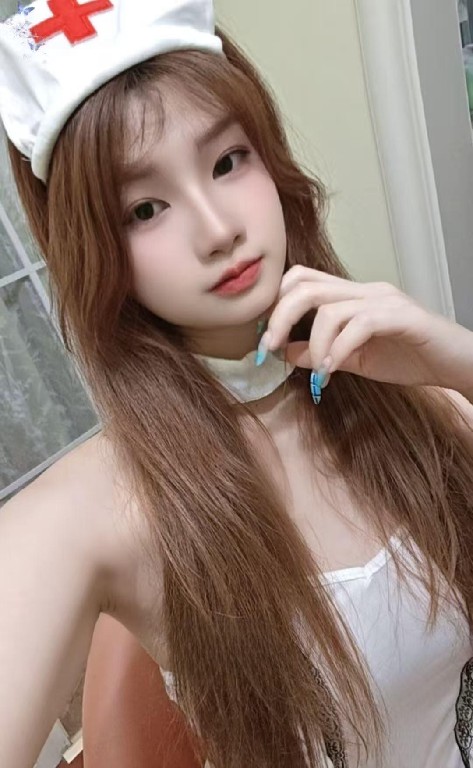 建邺小知肤白貌美大长腿