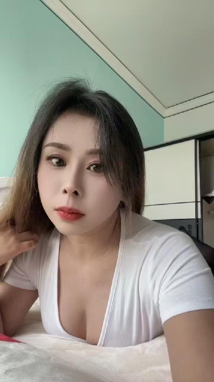 极品大胸御姐范