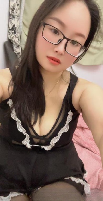 三山街二刷眼镜少妇