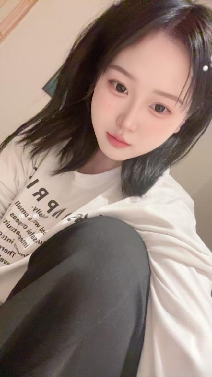 大胸纯欲小少妇