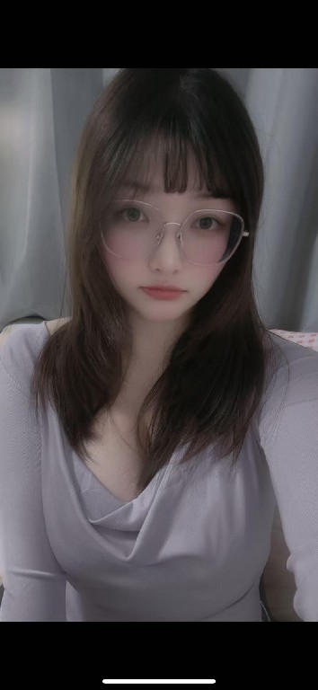 兼职瑜伽老师身材一流