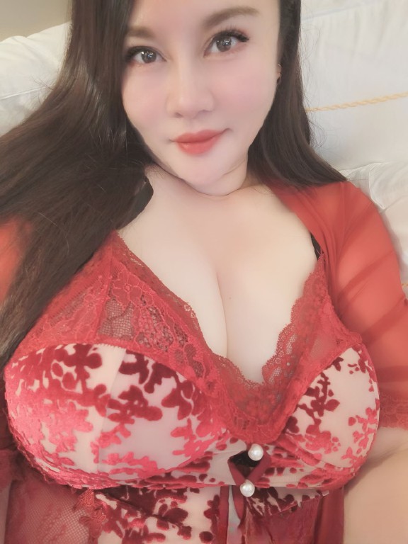 东北肥美淫奶妹子