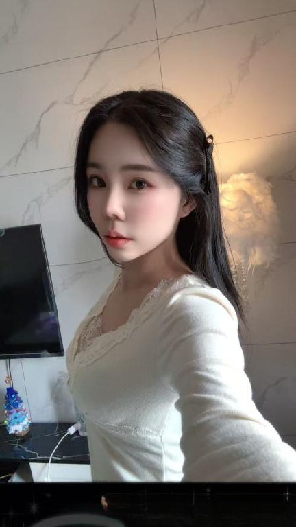 惠城舌吻小骚骚