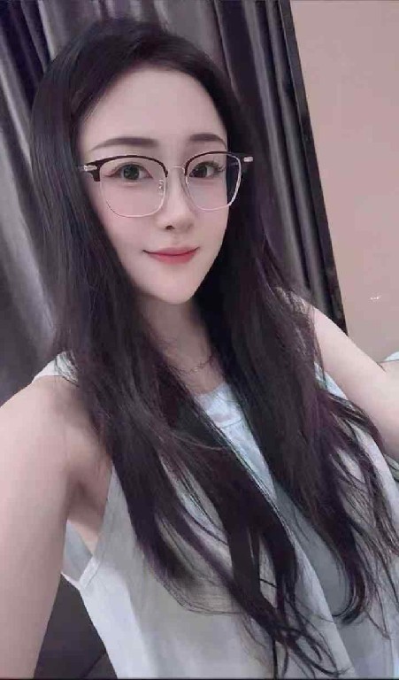 情趣肤白大奶小御姐