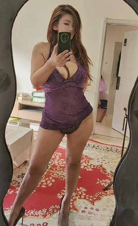 丰满个高肥臀熟女