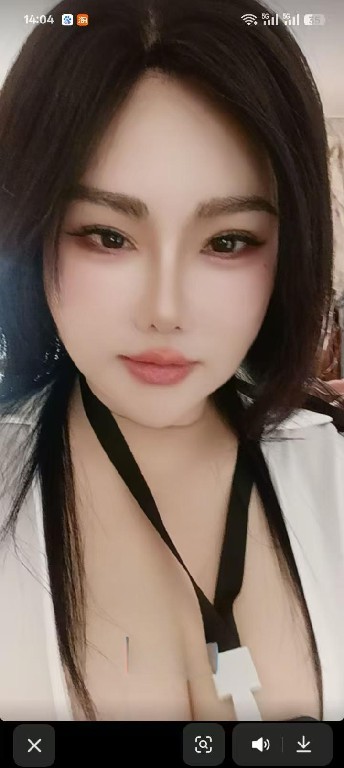 御湖城性感依依