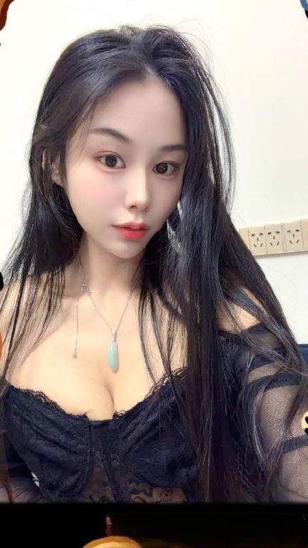 白云丰满服务型梅梅