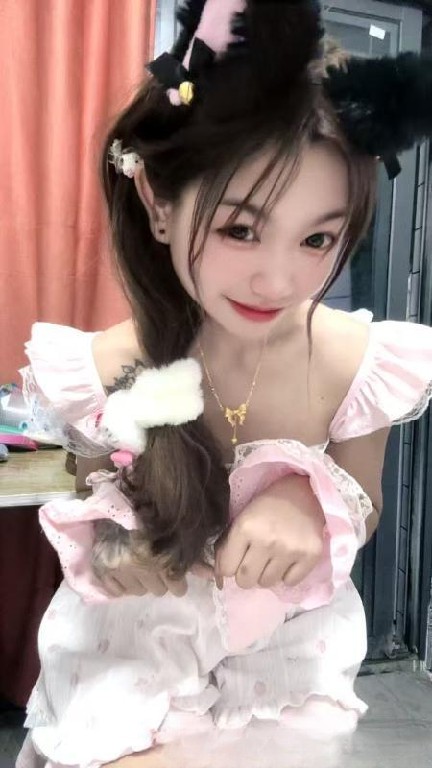 高颜值反差婊萌妹妹