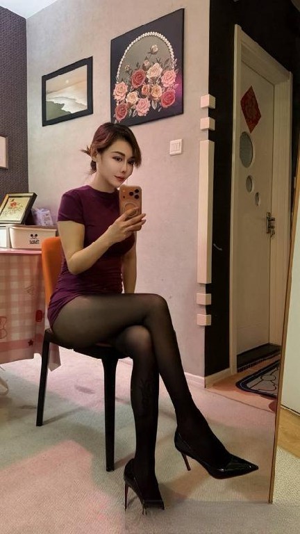 苗条身材气质长腿御姐